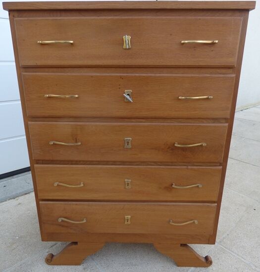 Chest of drawers