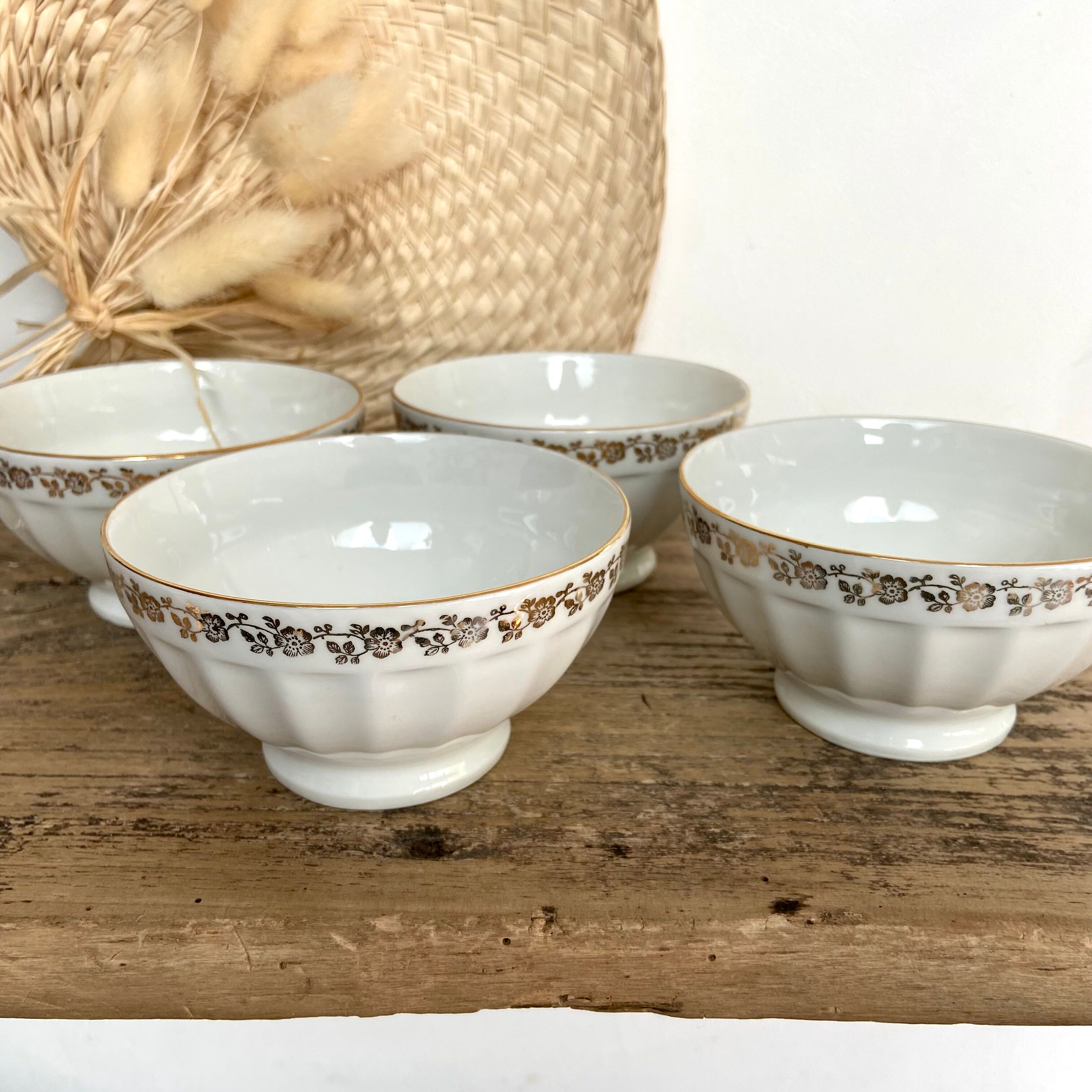 4 small vintage porcelain bowls France