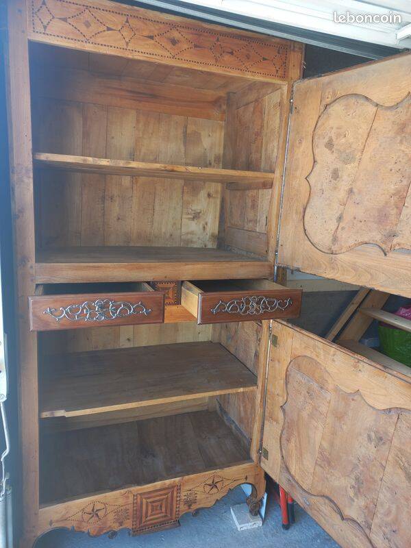 Standing man Louis XV in solid elm