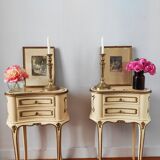 Paire de tables de chevet peints style Louis XV