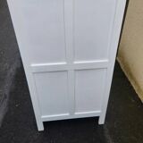 Vintage Parisian wardrobe in white wood from the 1960s-1970s.