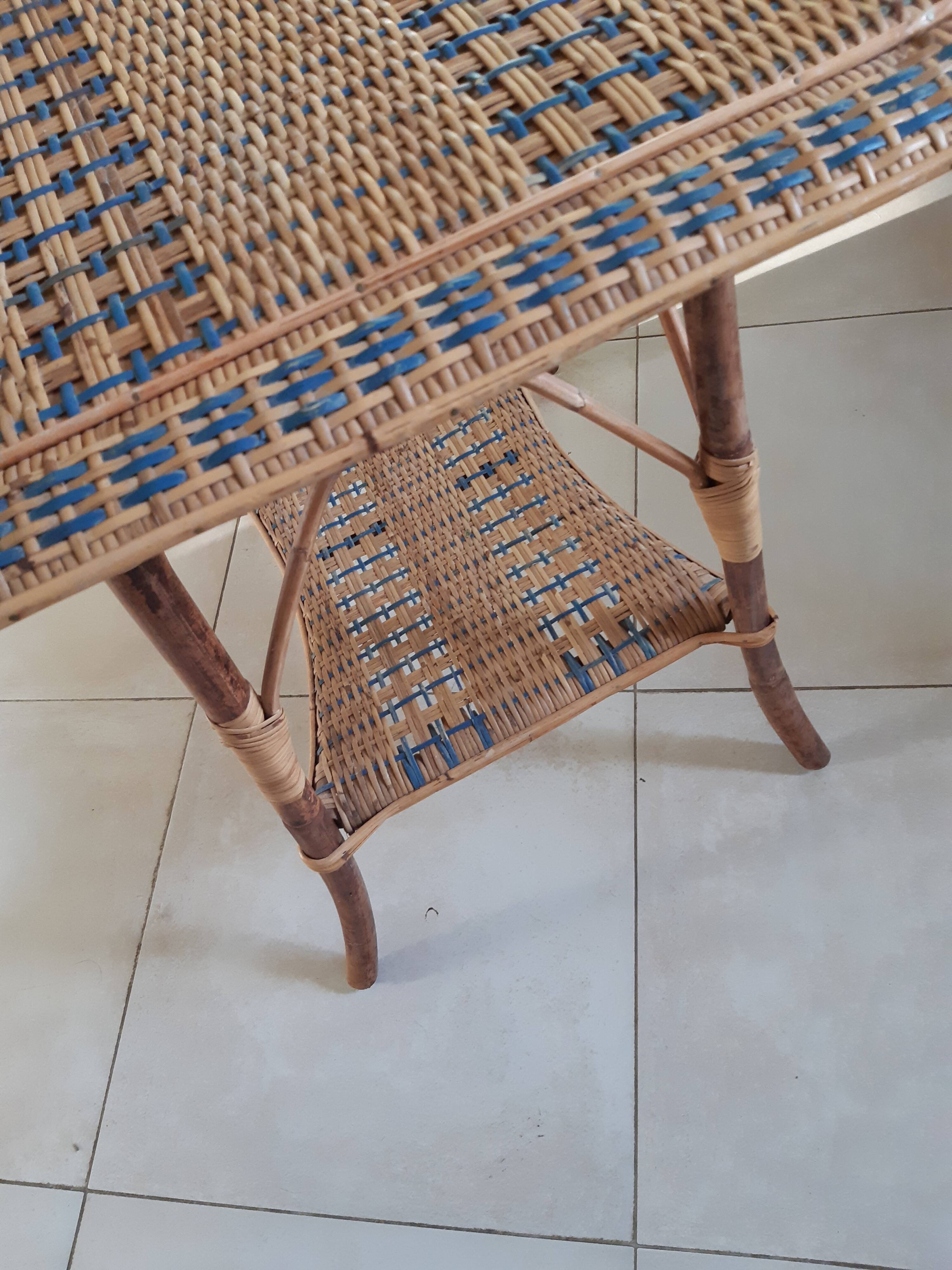 Rattan table