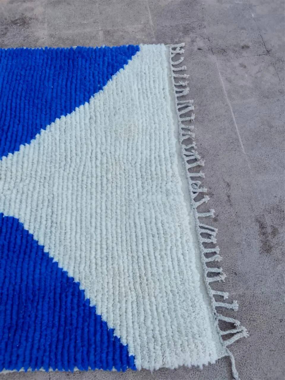 Handmade artisanal Berber rug 2.5x1.5 m