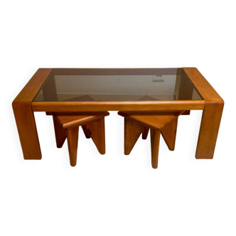 Scandinavian coffee table in wood and smoked glass + stools