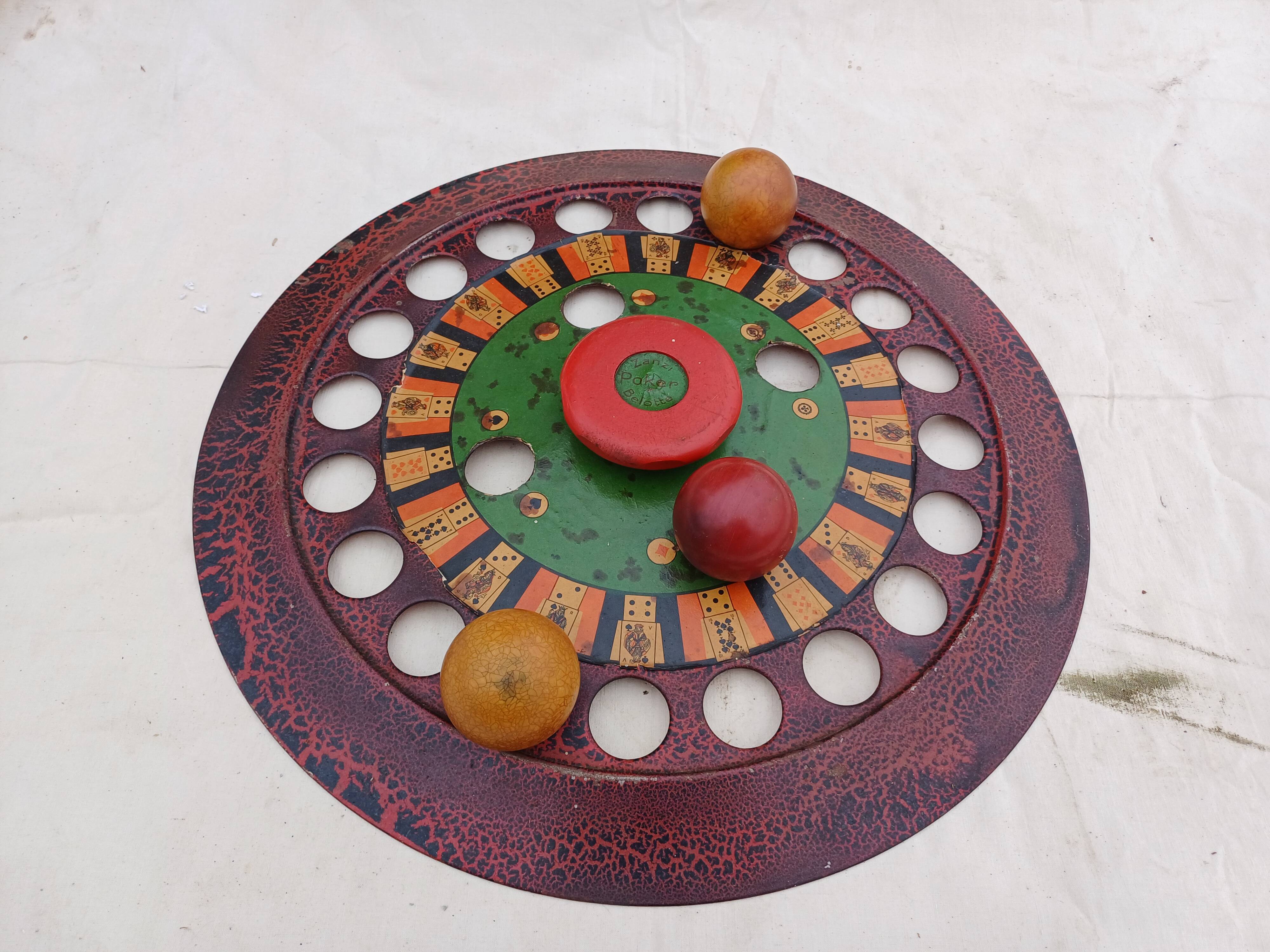 Old billiard roulette game "zanzi"