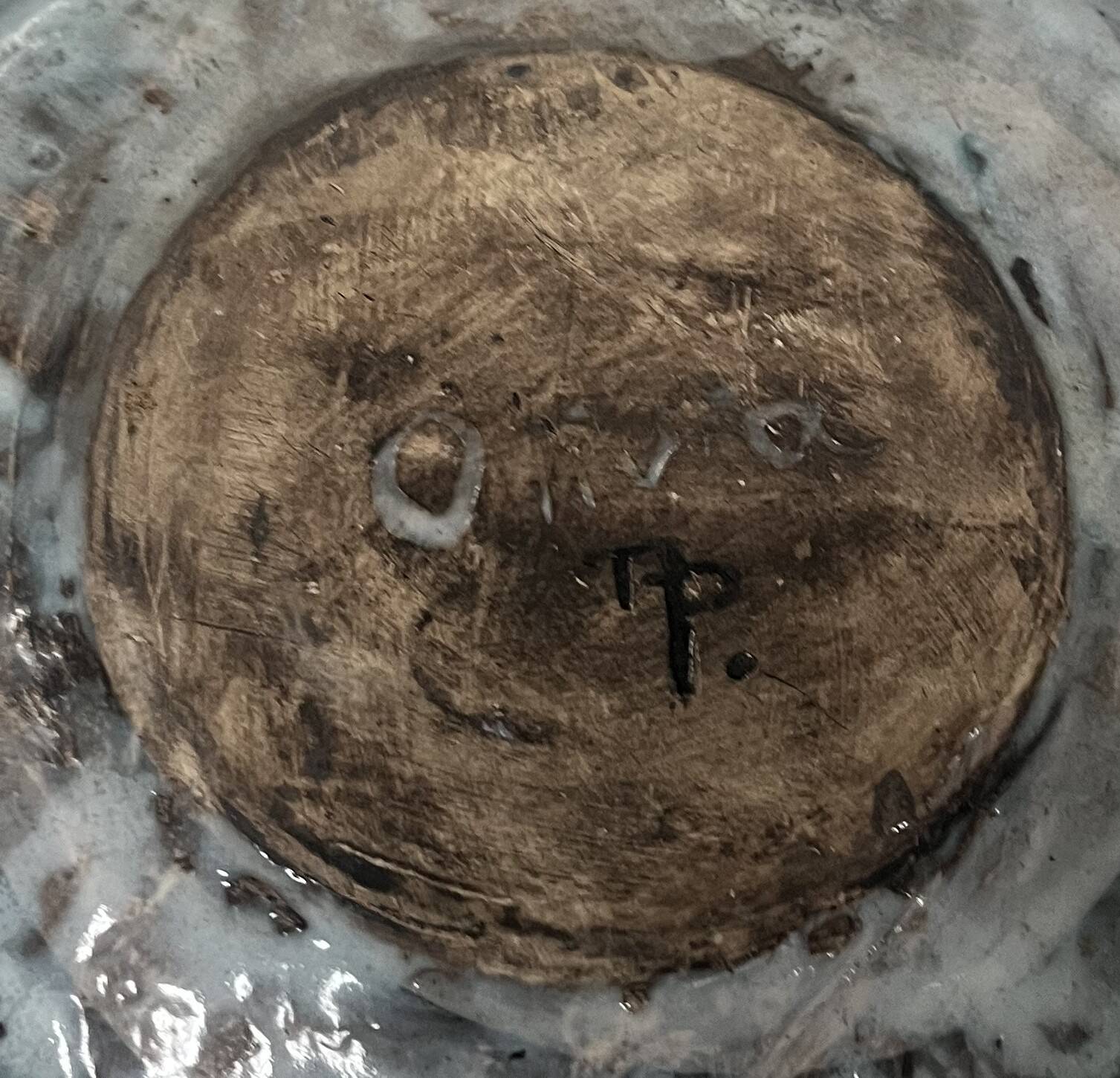 Large hollow ceramic dish signed Oliva – relief rooster decoration –