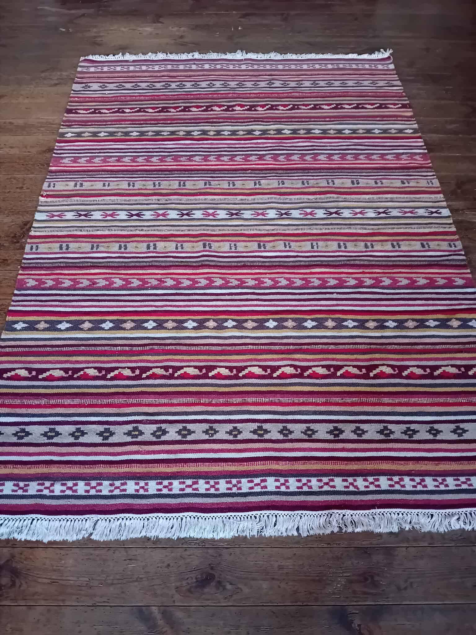 Handmade Indian Kilim 200x142cm
