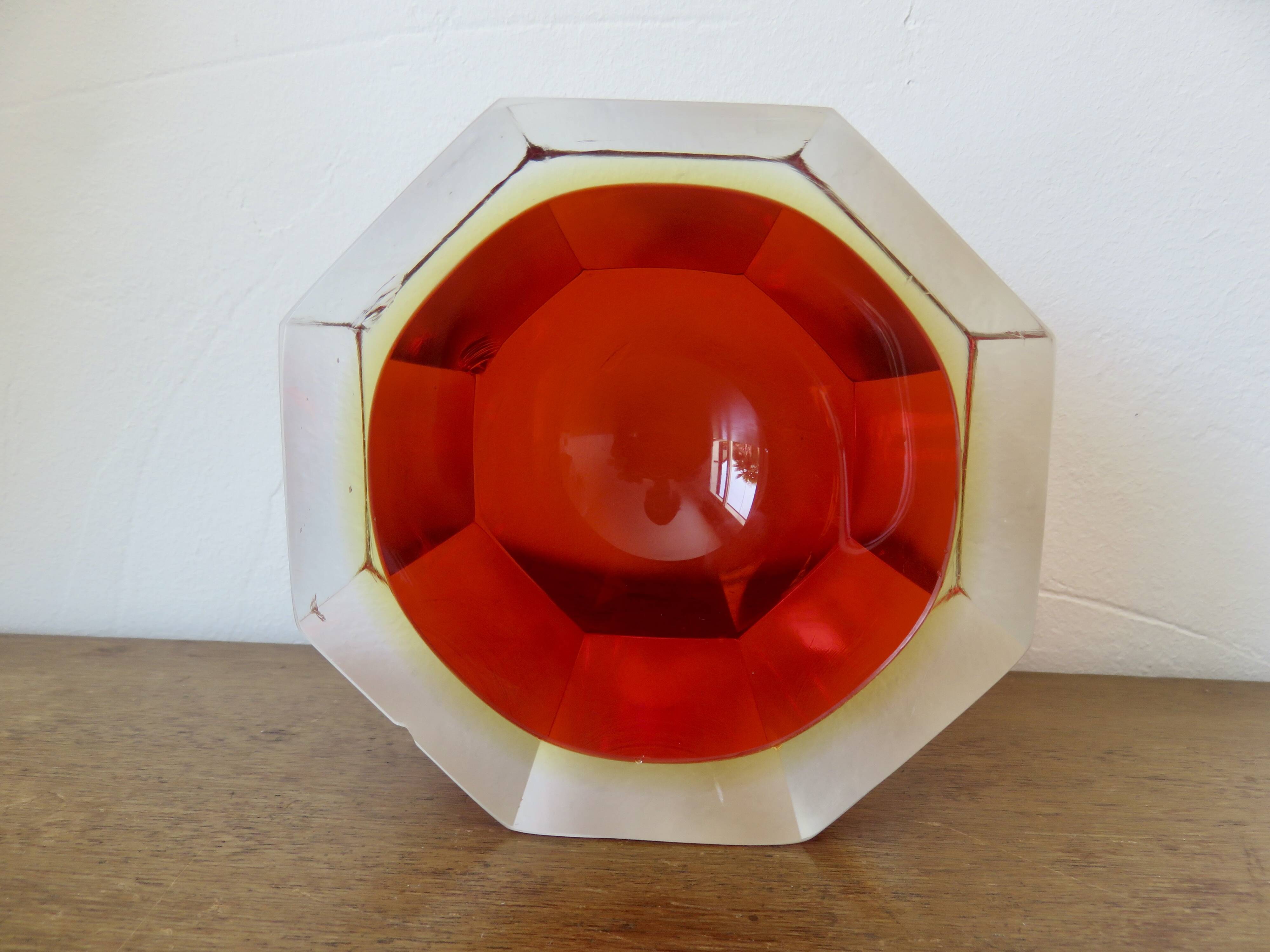 Octagonal vide poche or ashtray Sommerso Murano, design by Flavio Poli, 1970.