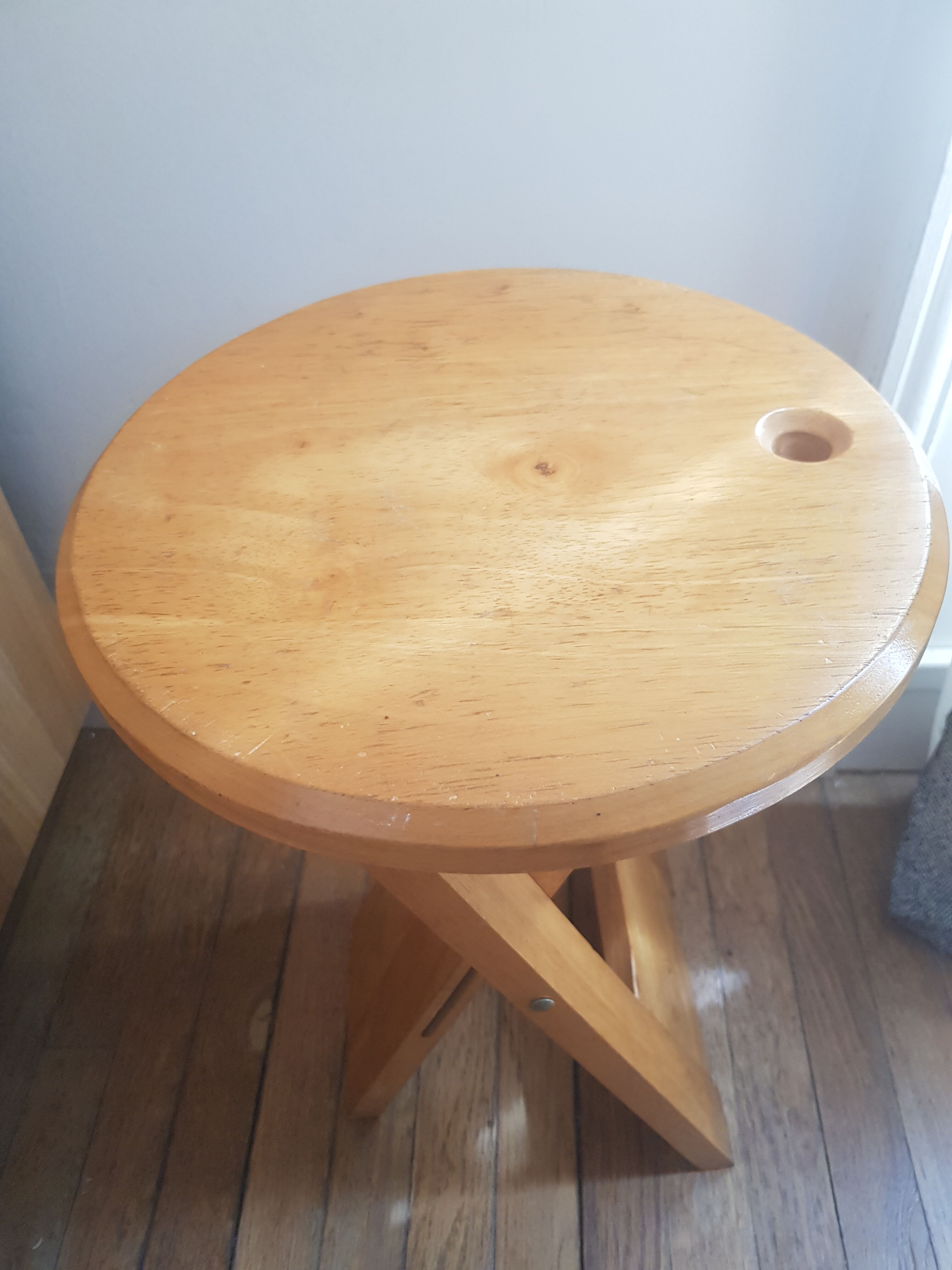 Suzy tabouret by Adrian Reed