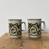 2 vintage Ducan ceramics glazed stoneware mugs