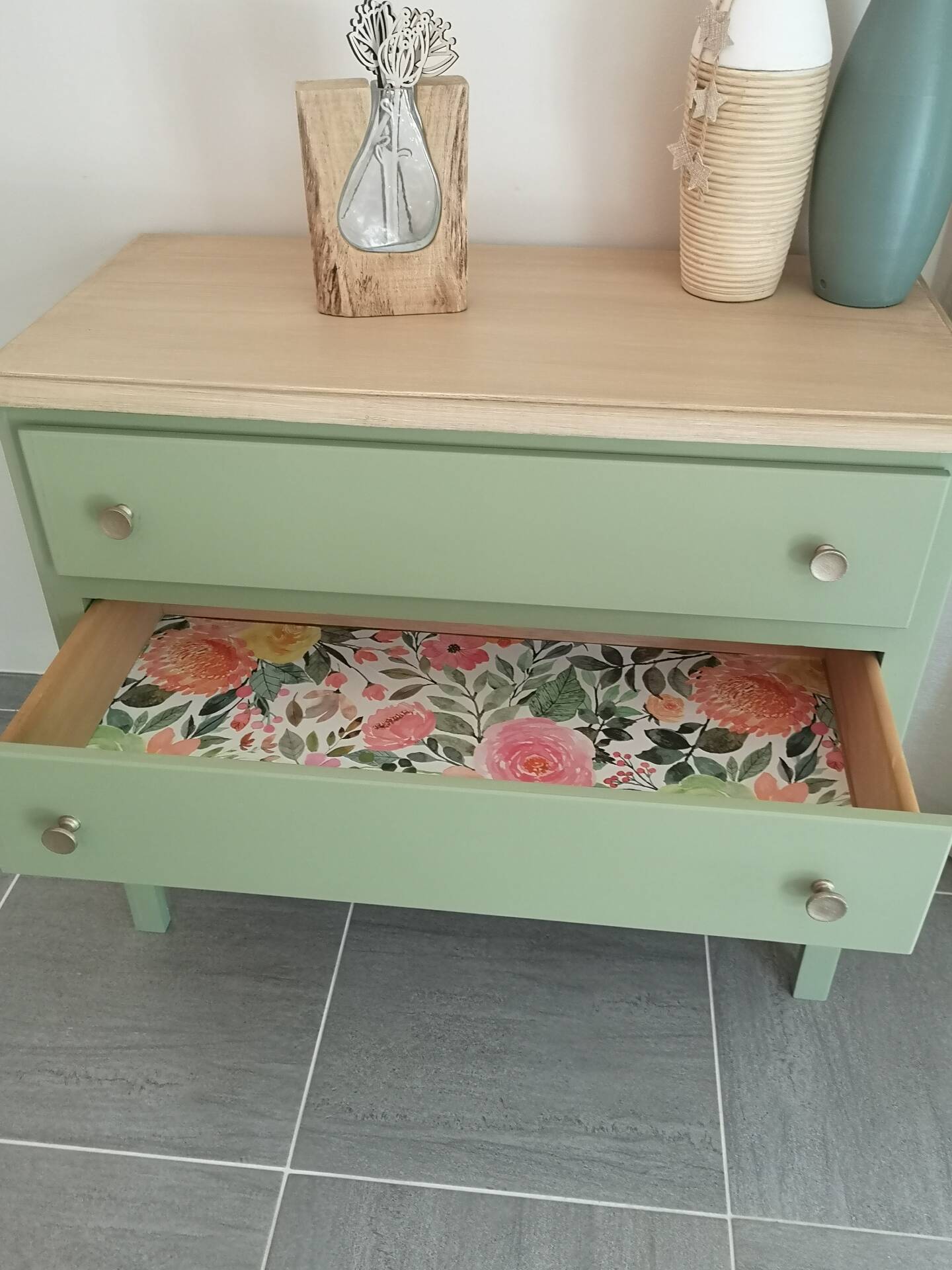 Matt green chest of drawers