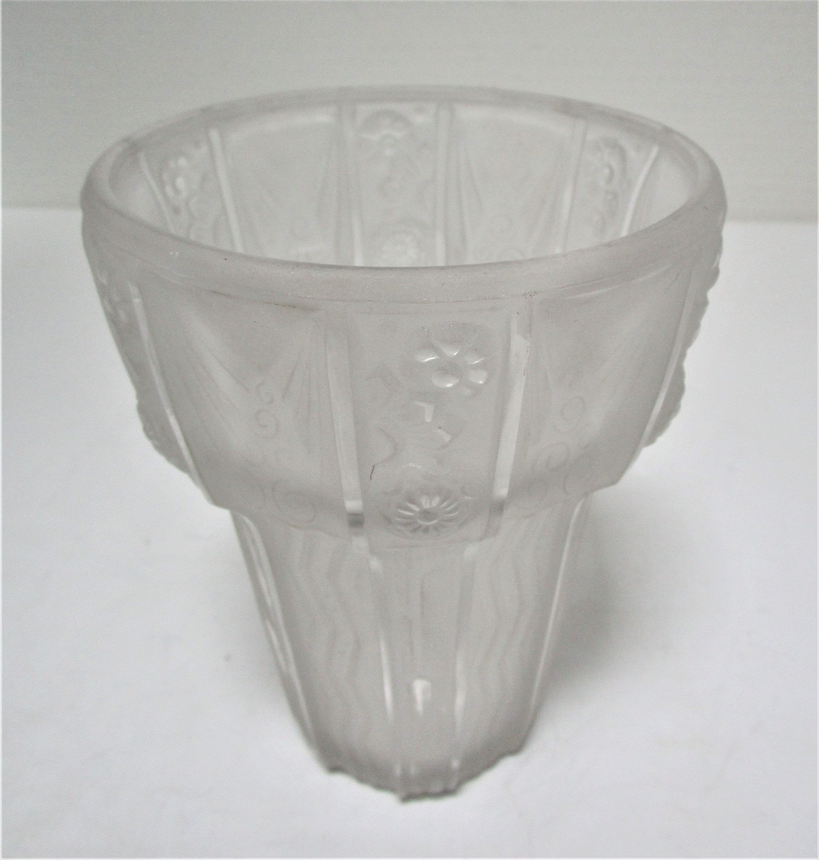 Tulip molded glass Muller brothers Lunéville Art Deco