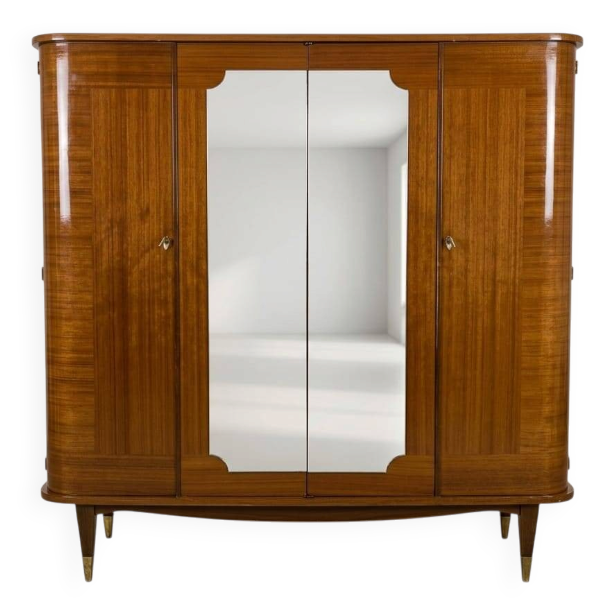 Late Art Deco wardrobe in very good condition.