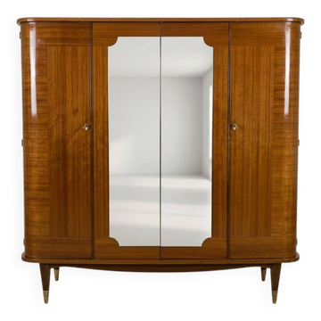 Late Art Deco wardrobe in very good condition.