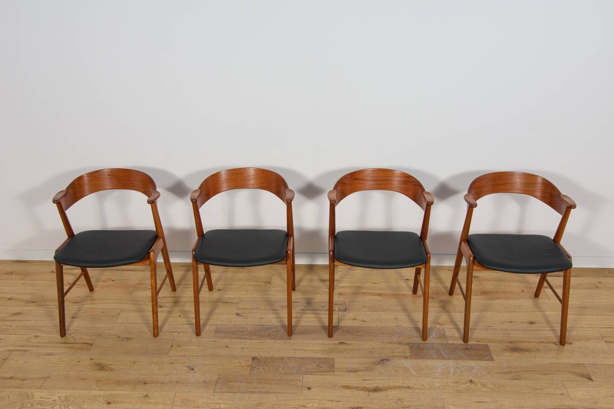 Chaises en teck danoises du milieu du siècle de Korup Stolefabrik, Danemark, 1960.