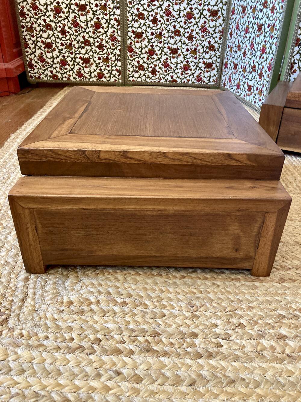 Pair of low cabinets in solid wood – bedside tables or side tables.