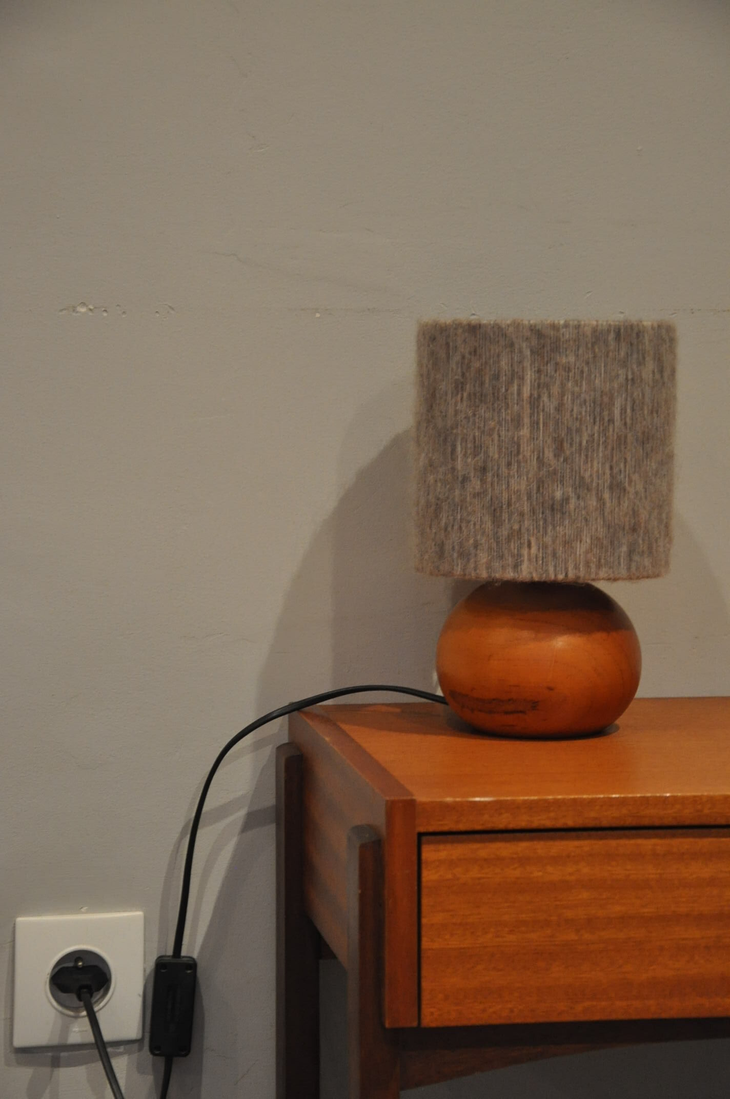 Wood and wool lamp