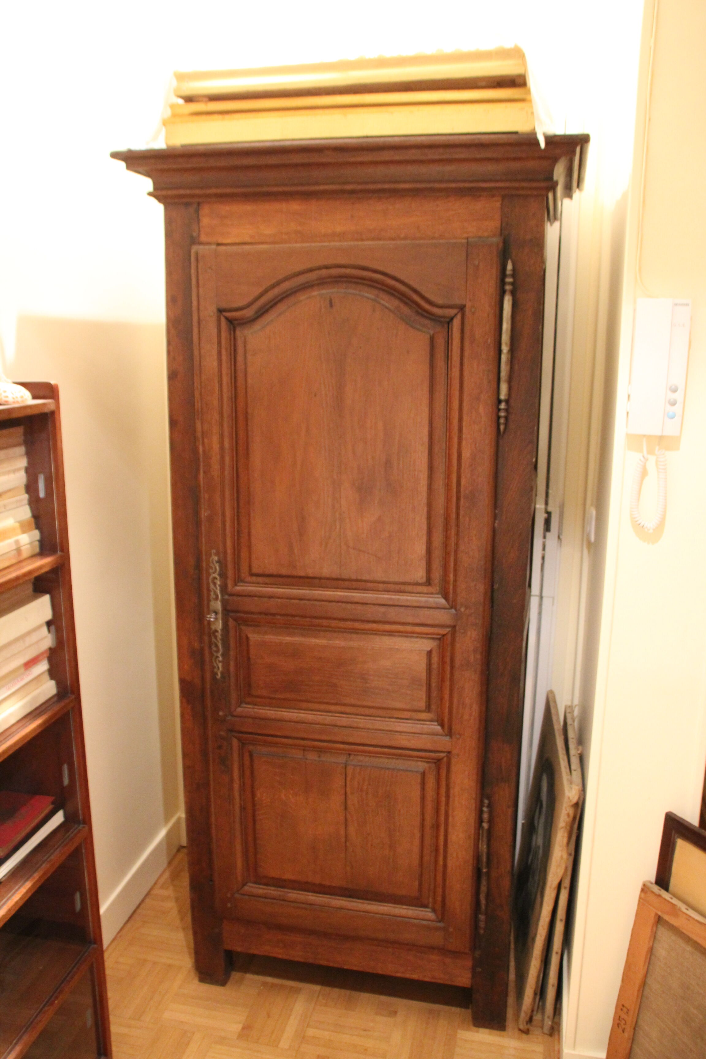 Cabinet hosiery solid wood