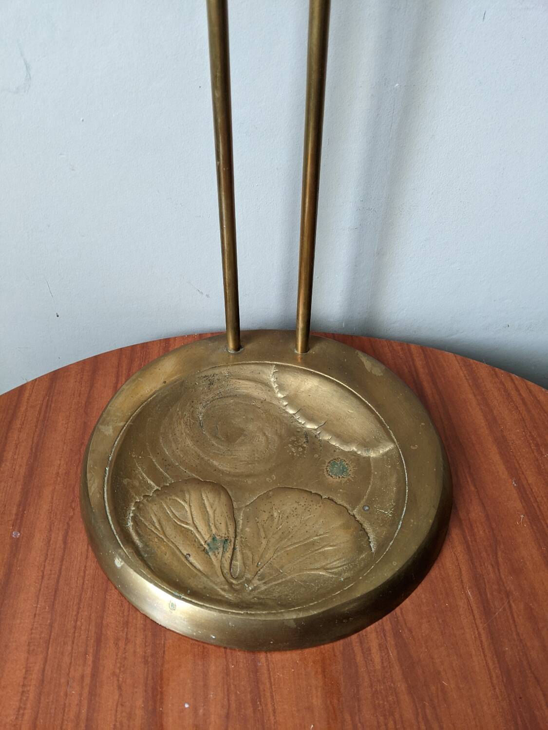 Curved brass umbrella stand