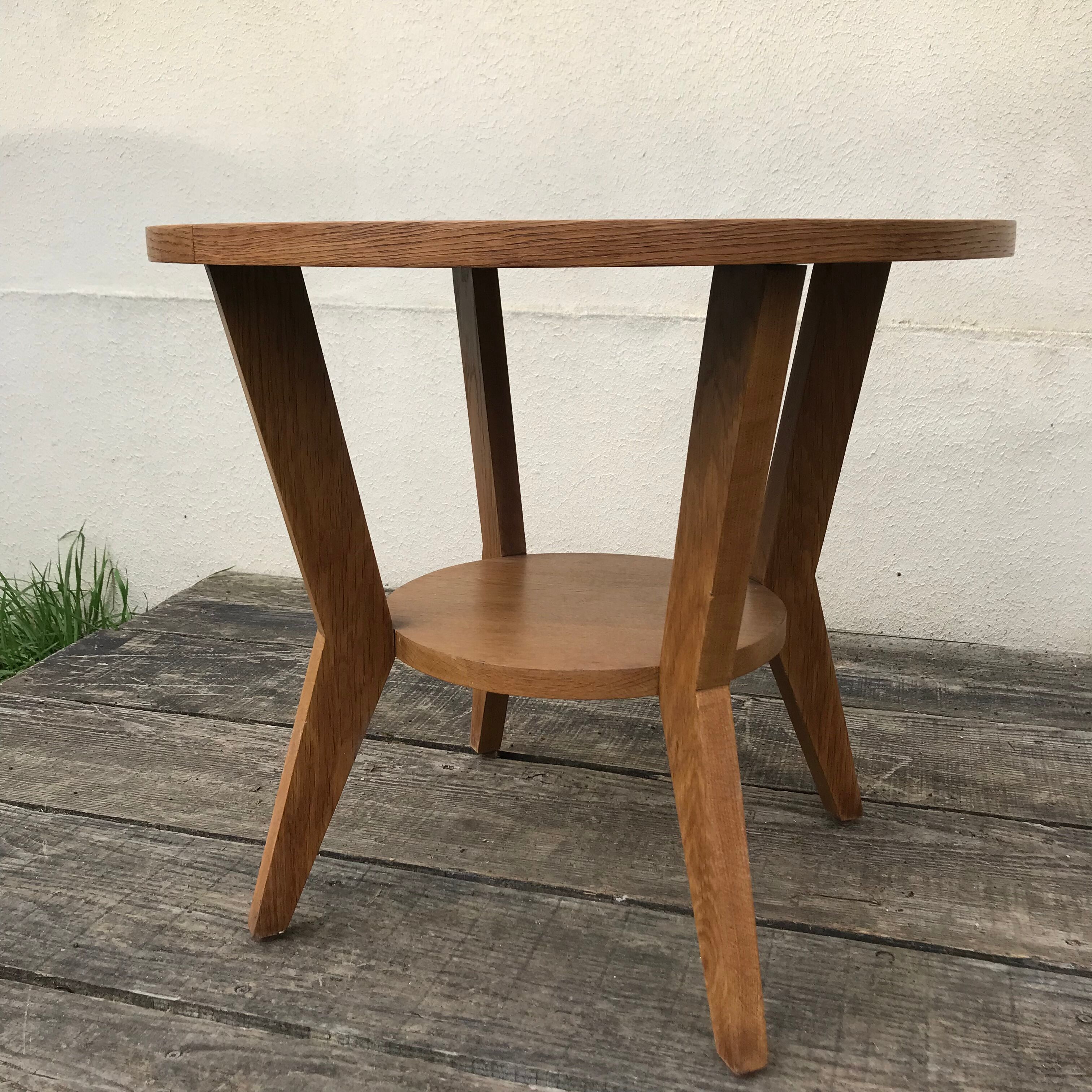 Vintage pedestal table 1940-50 in light oak