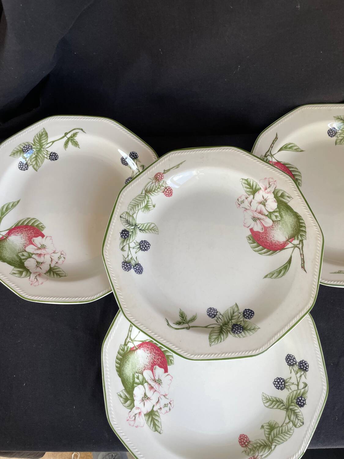 4 plates Churchill England