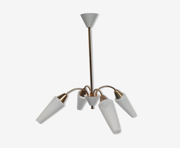 Lustre en laiton et opaline blanche