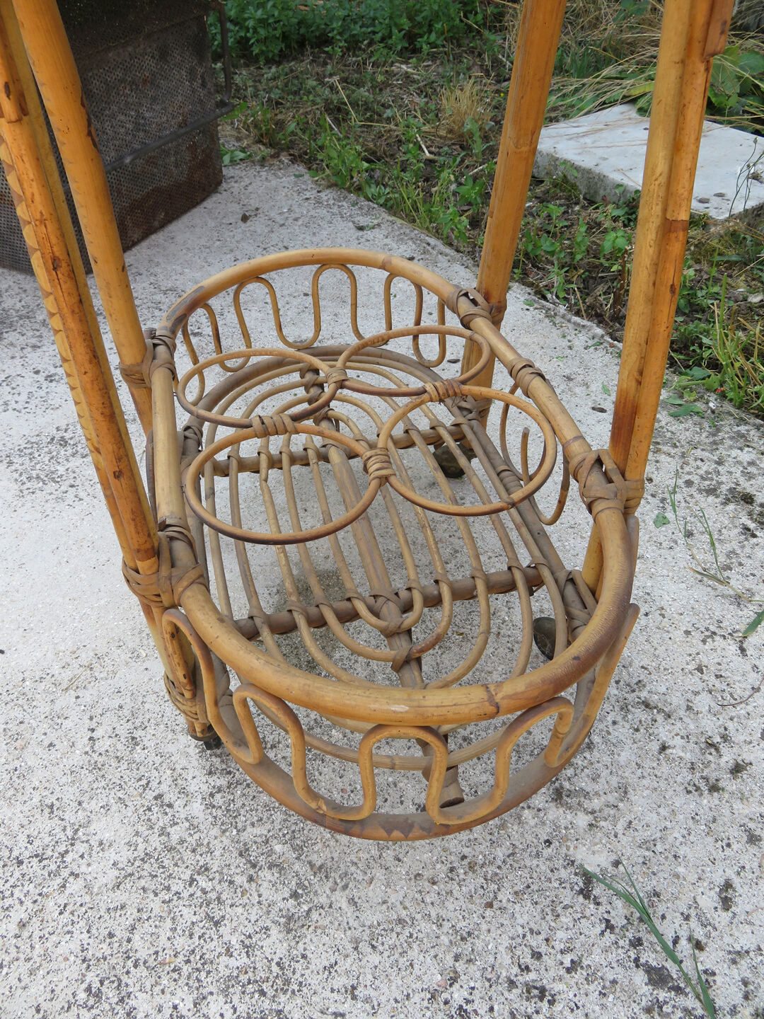 Serving rattan on wheels of the 50s, 60s