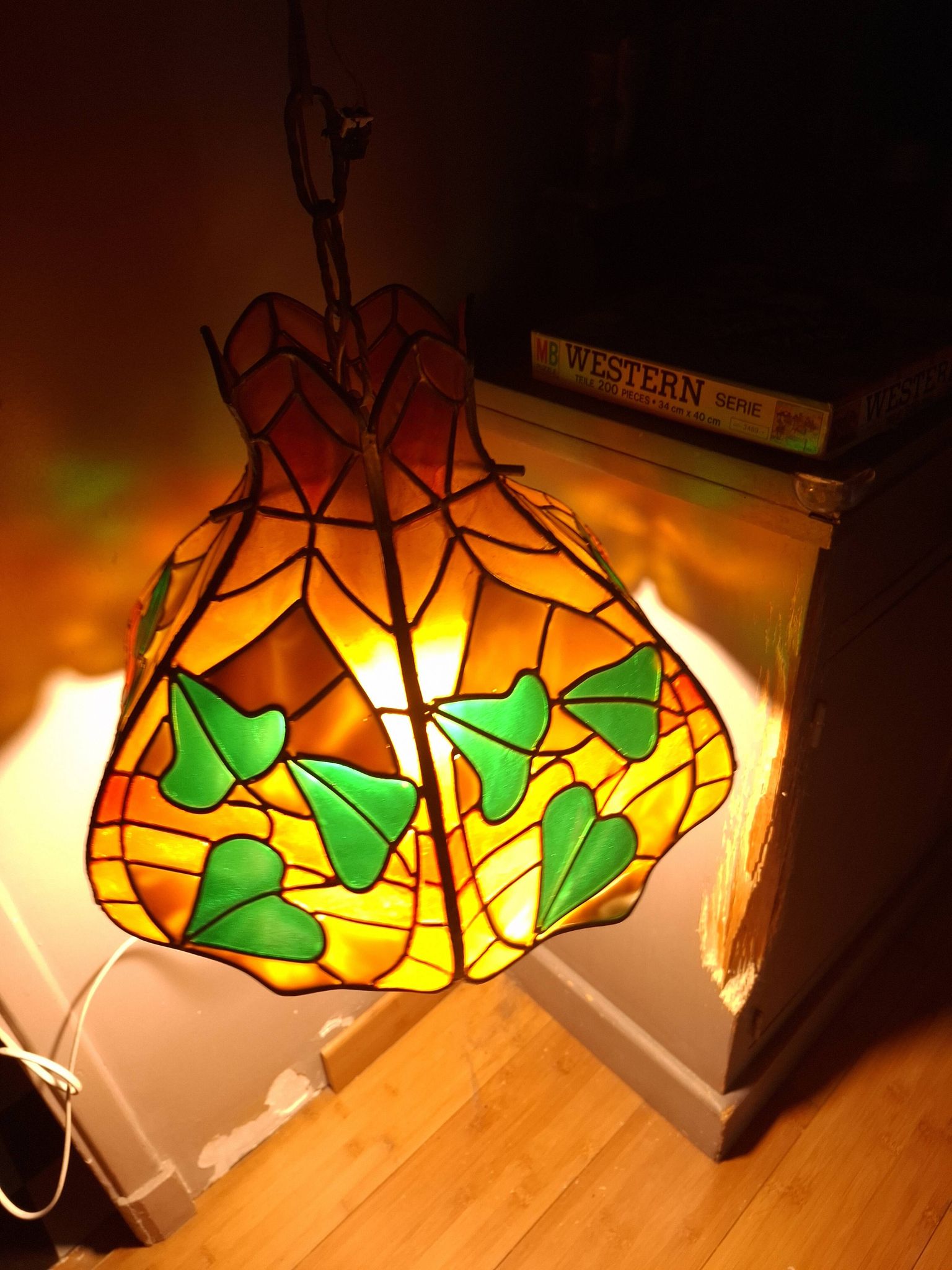 Tiffany-style stained glass pendant light