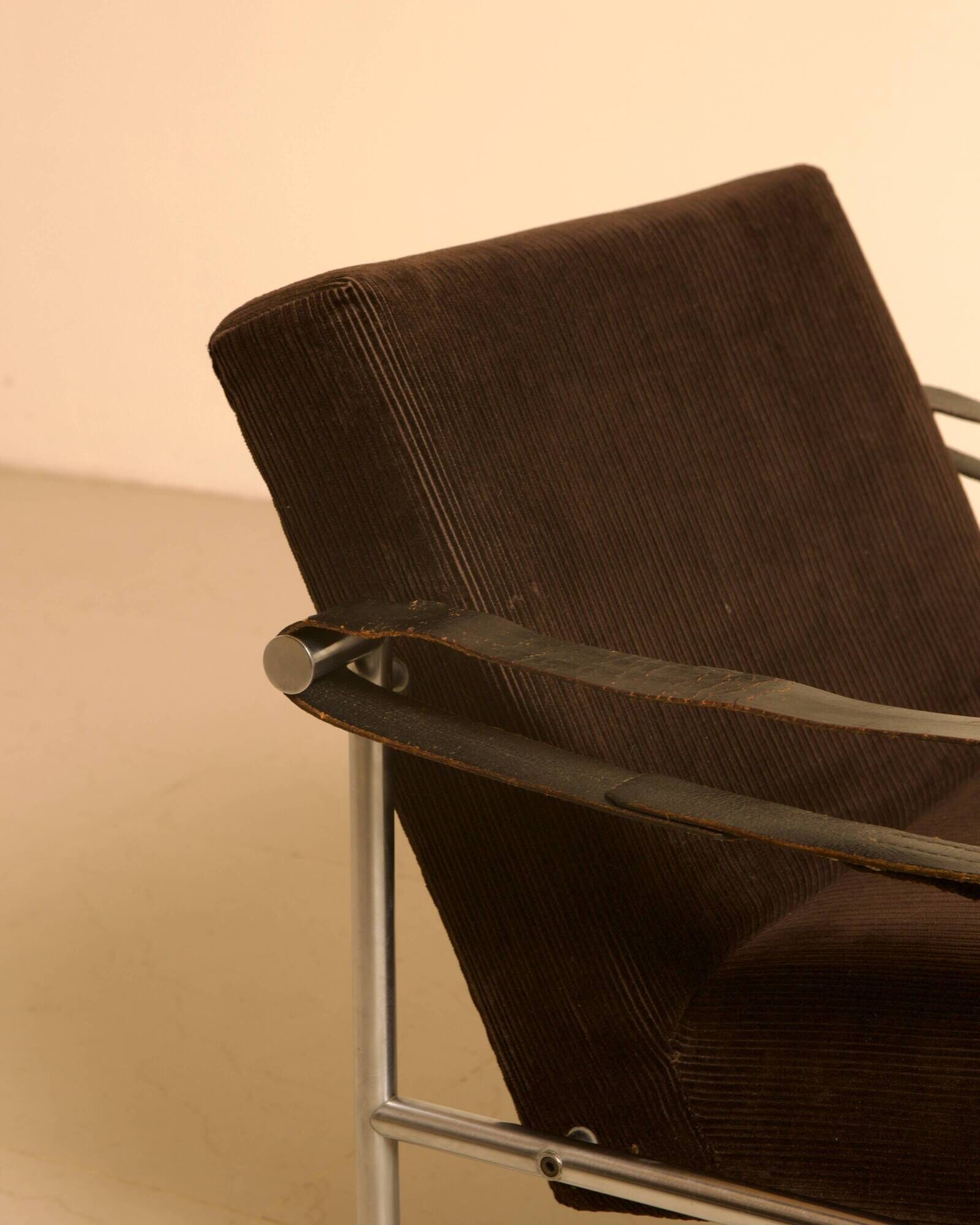 "SZ38" armchair in brown velvet by Martin Visser and Dick van der Net for