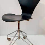 Arne Jacobsen's Seven Swivel Desk Chaide