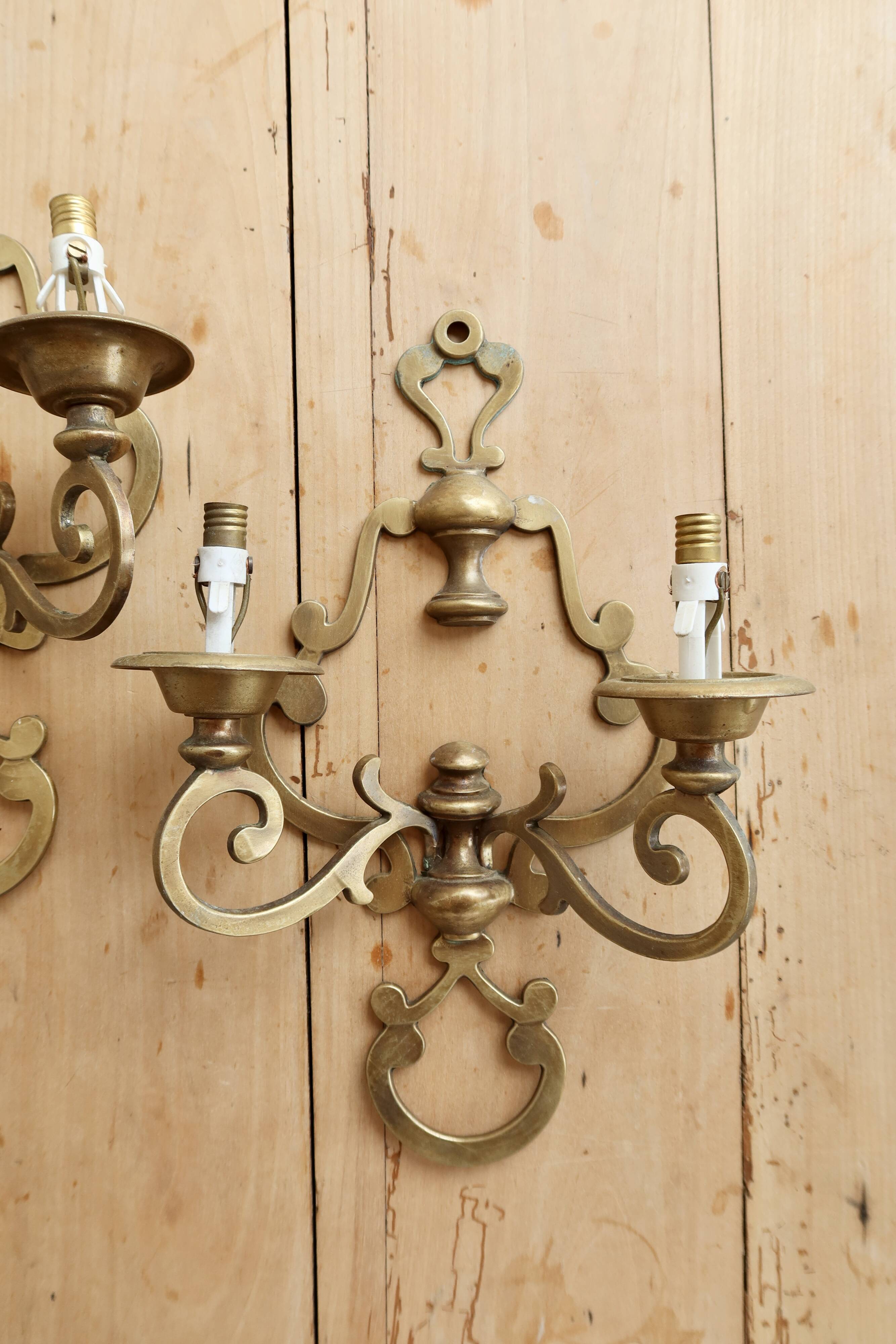 Pair of vintage brass wall sconces - 2 arms - Classic style