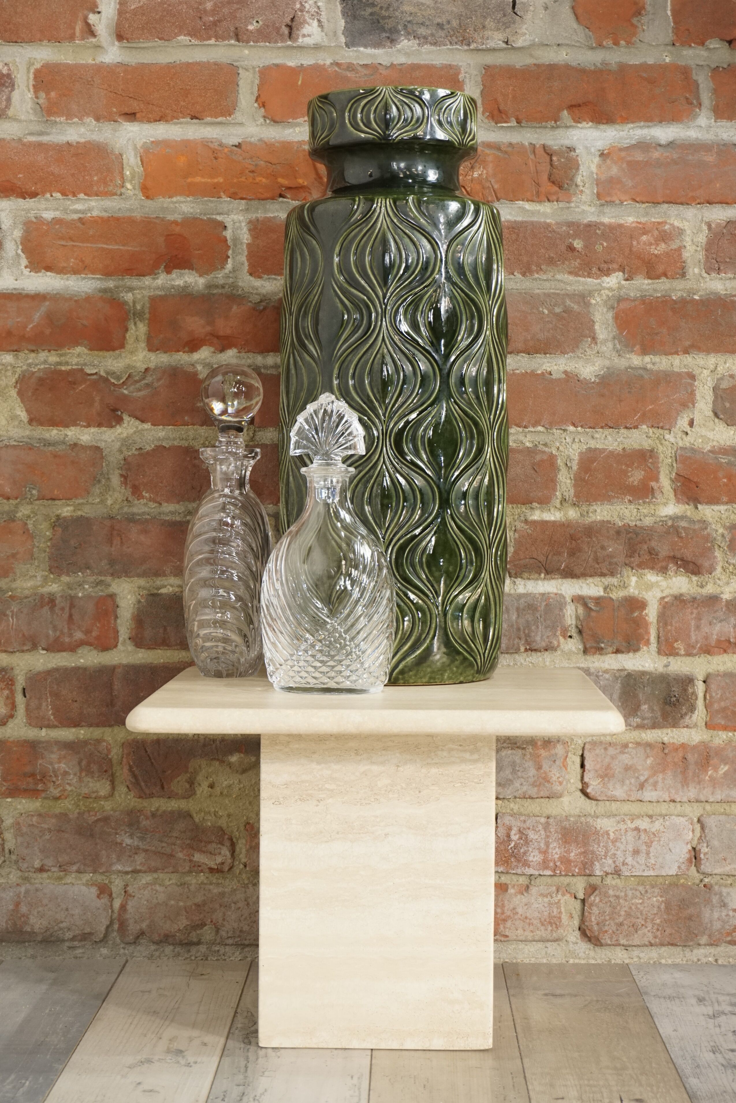 Coffee table in travertine