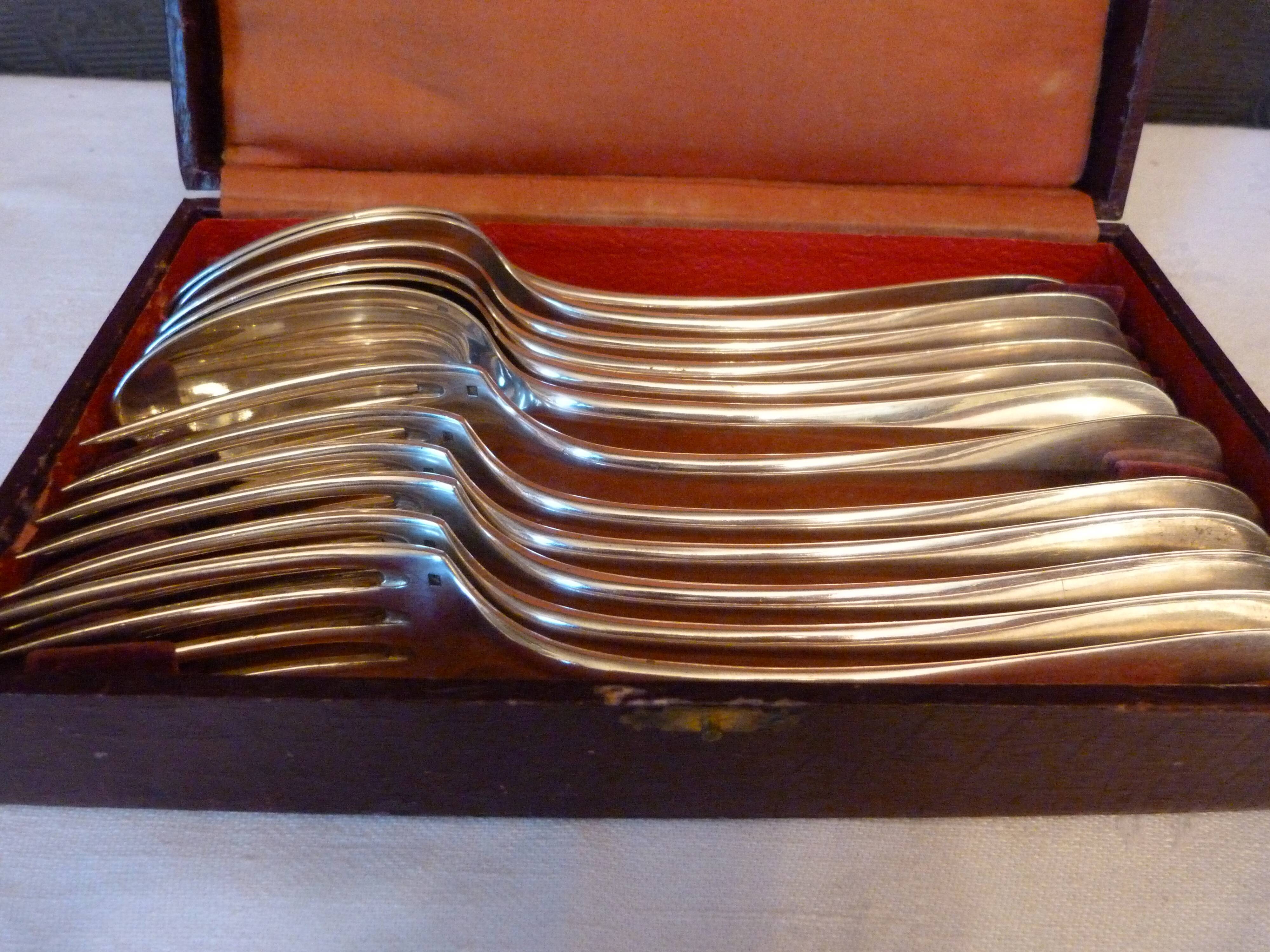 box of 6 spoons and 6 forks