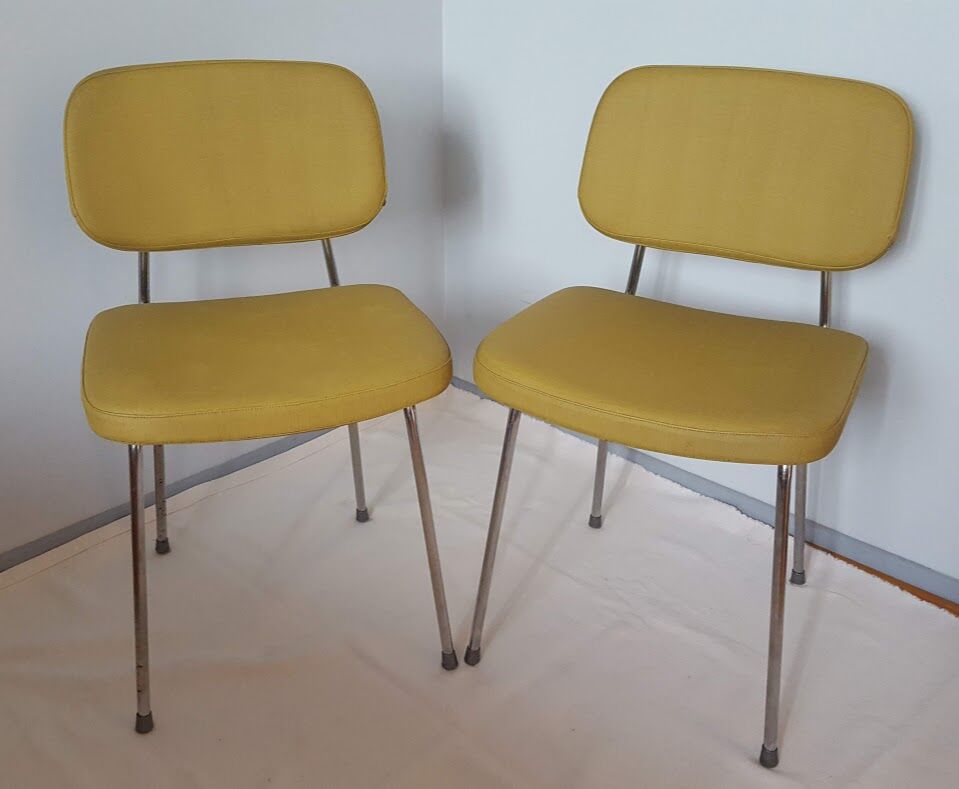 Lot of vintage chairs