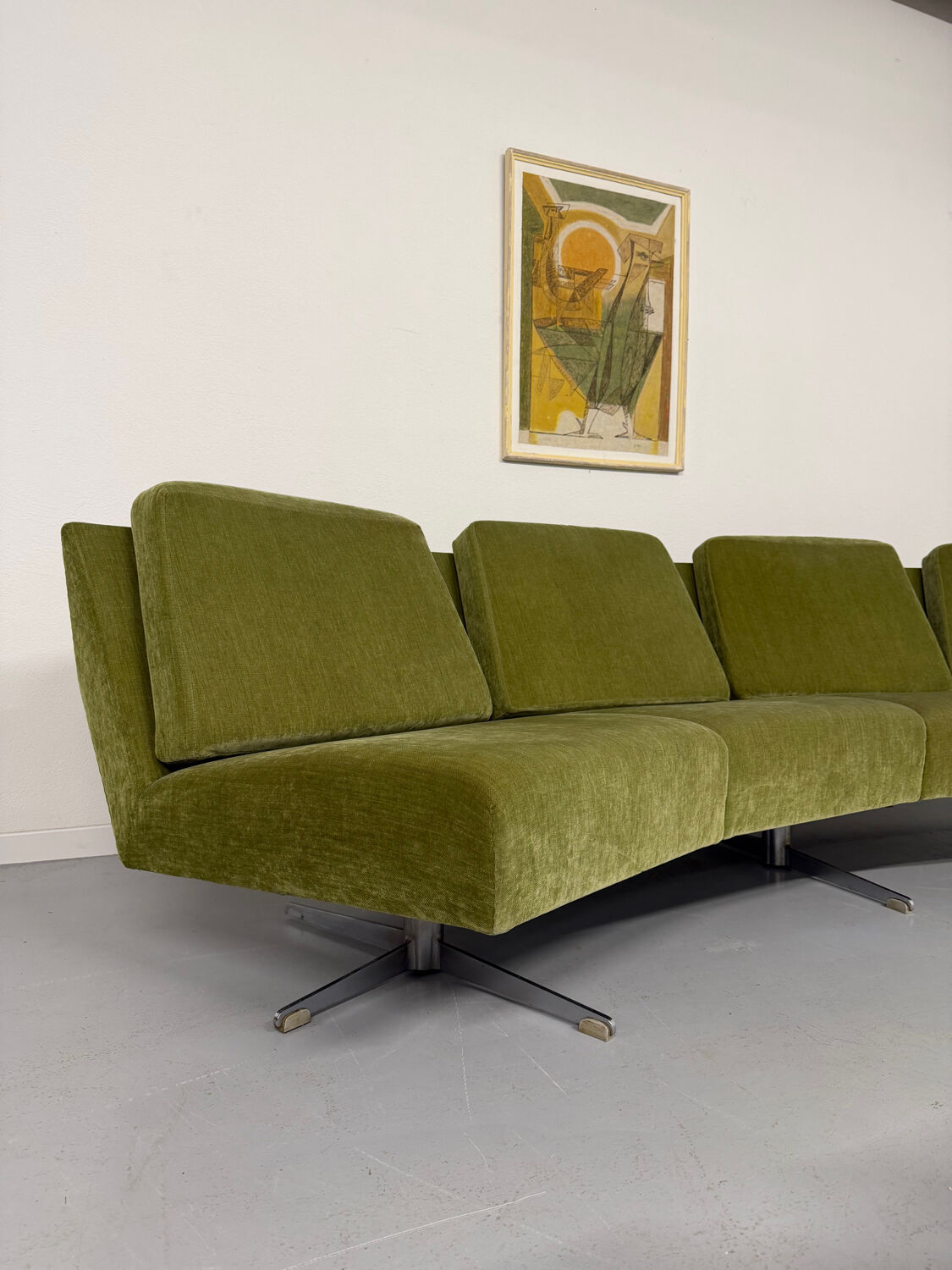Complete living room with a sofa and 2 Italian design armchairs from the 70s, vintage.