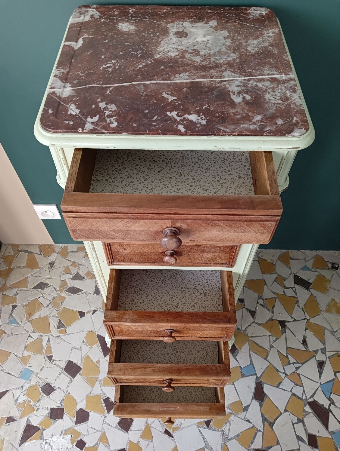 Chiffonnier revisited in almond green