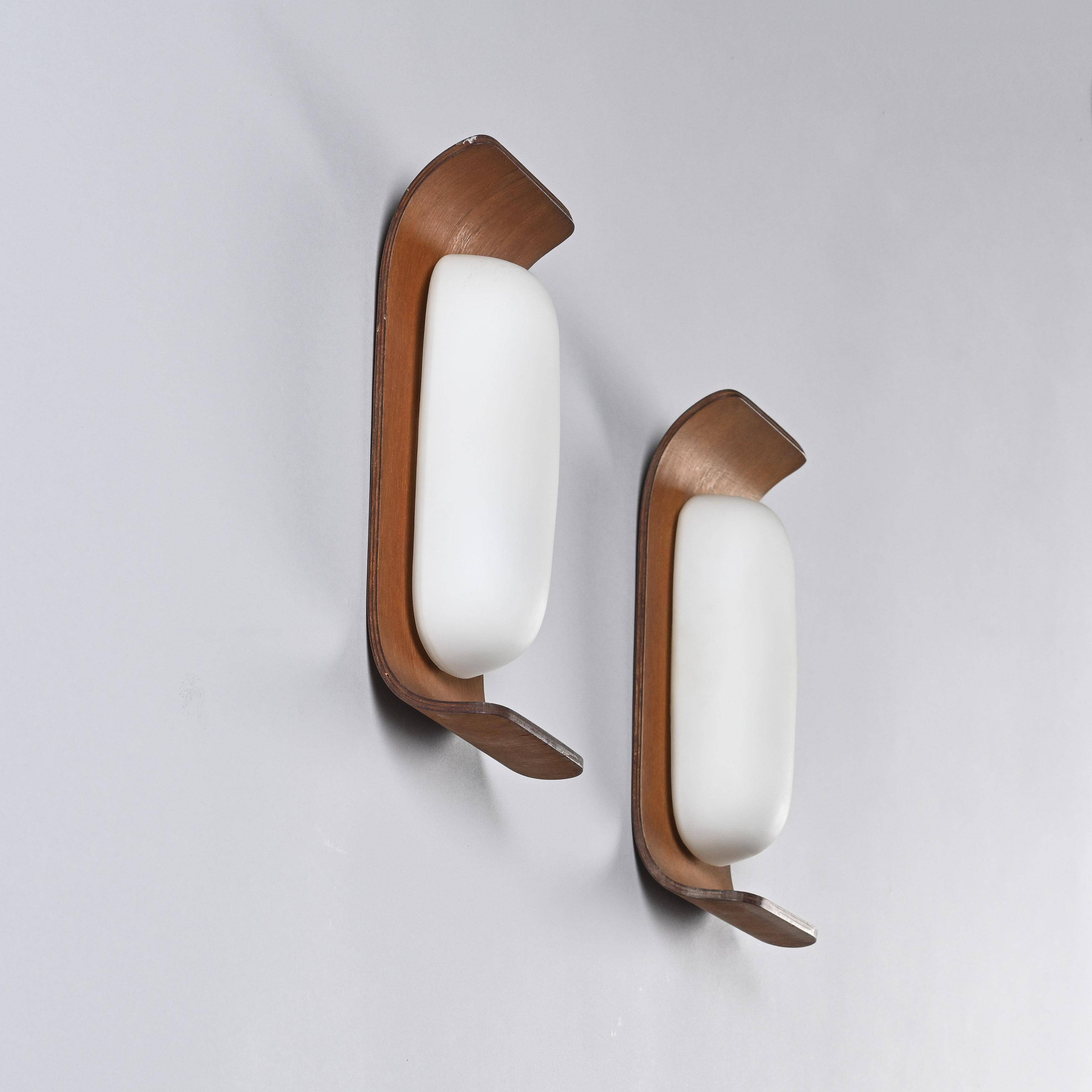 Pair of teak wall lights by Goffredo Reggiani, circa 1960