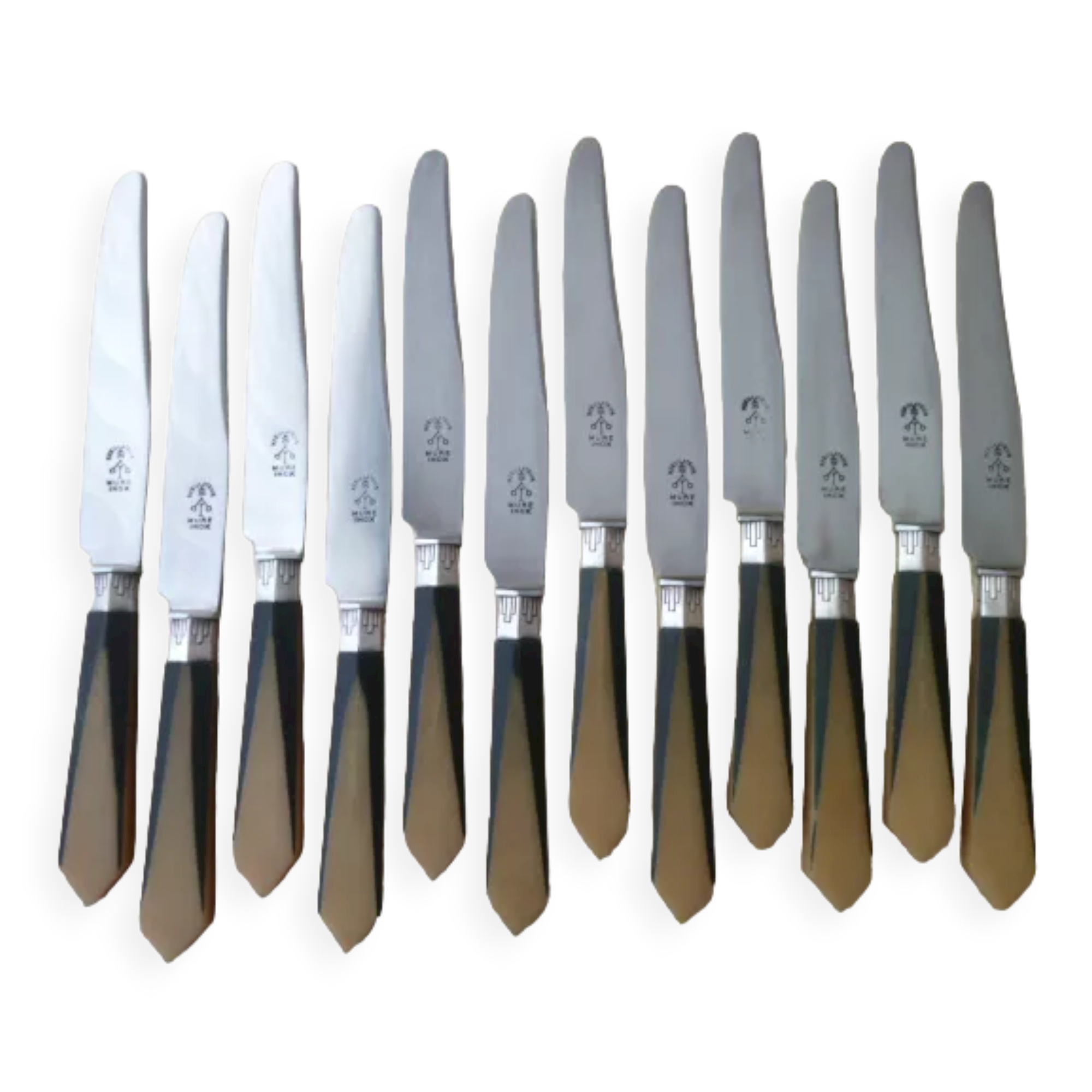Coffret de 12 couteaux de table Art Déco manches en corne bovine