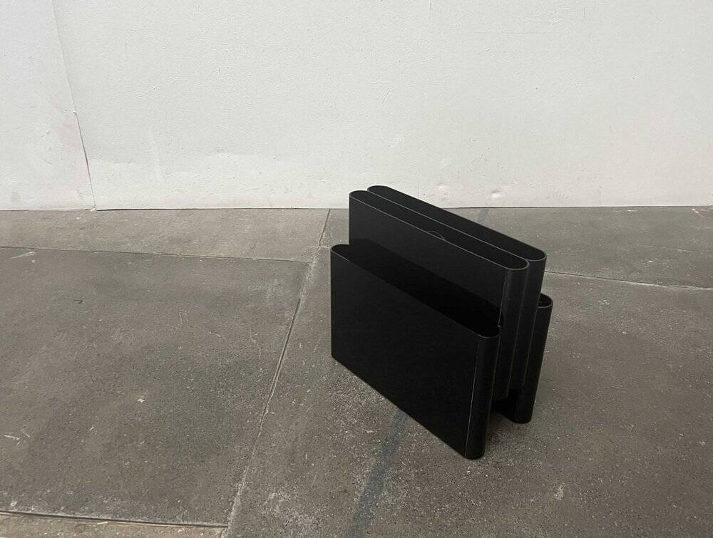 Magazine rack model 4676 from the mid-century space age by Giotto Stoppino for Kartell, 1970s.
