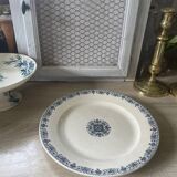 Ancien plat en porcelaine opaque de Gien modèle Montmorency