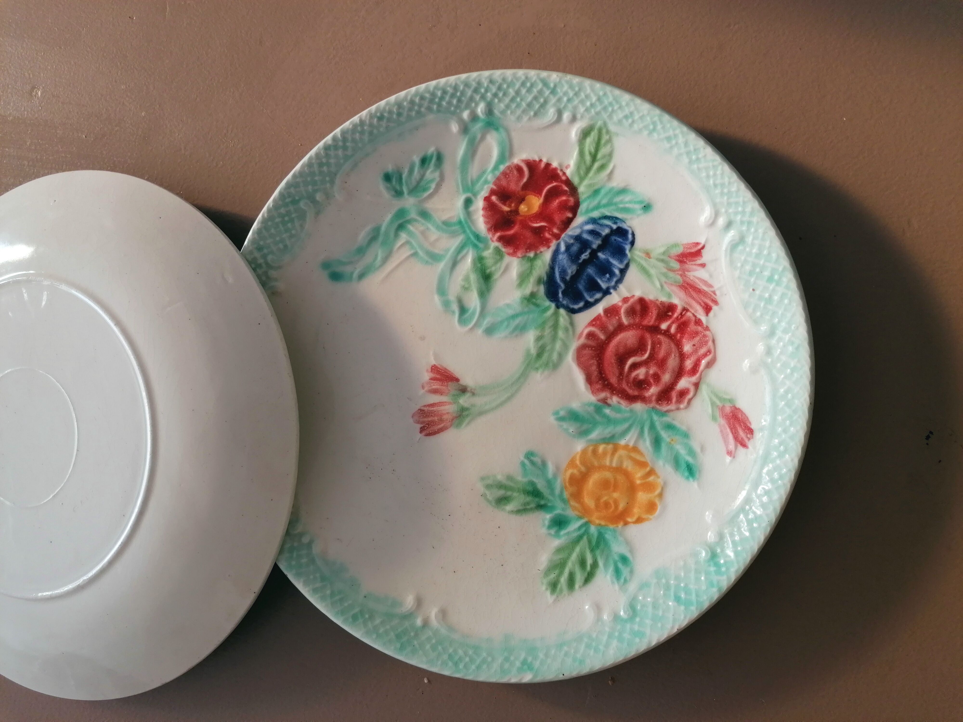 Rare pair of plates in salins flowery slurry