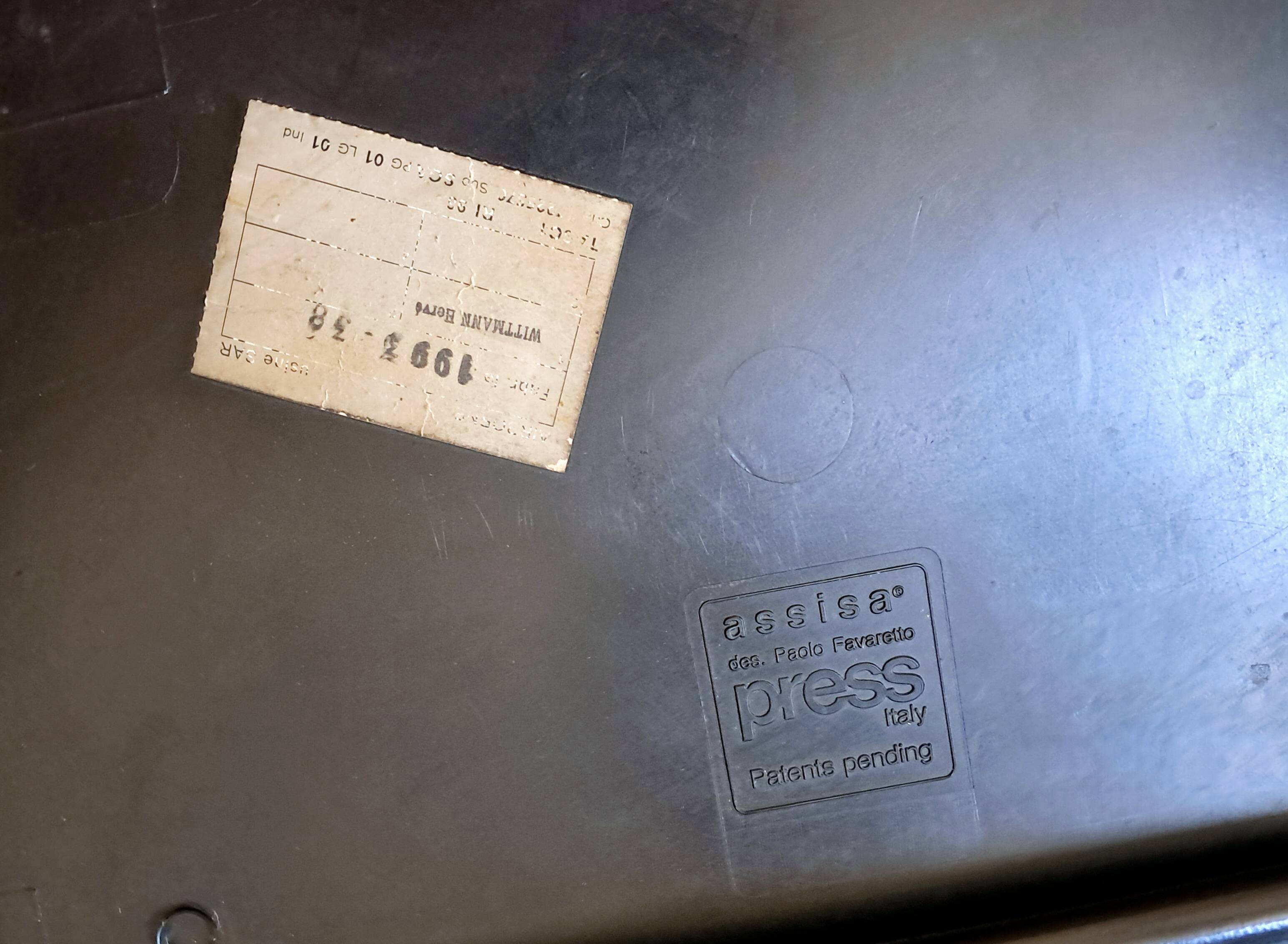 Black Assisa chair by Paolo FAVARETTO for Press Italy. 1980s