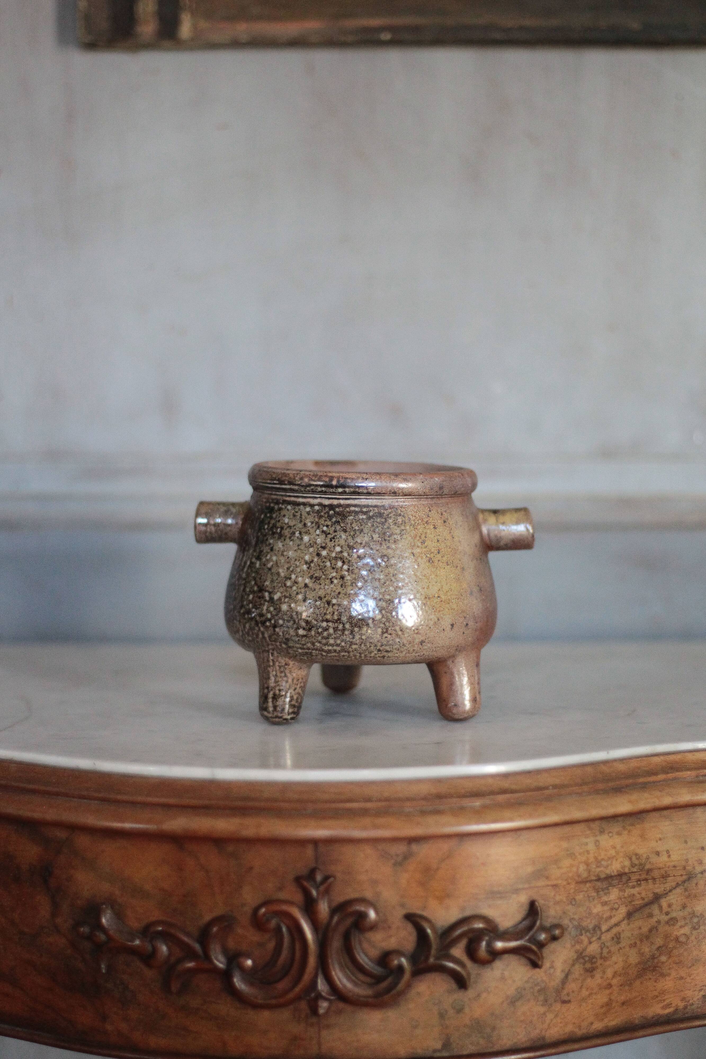 Vintage tripod stoneware pot, stoneware pan, plant pot, interior decoration