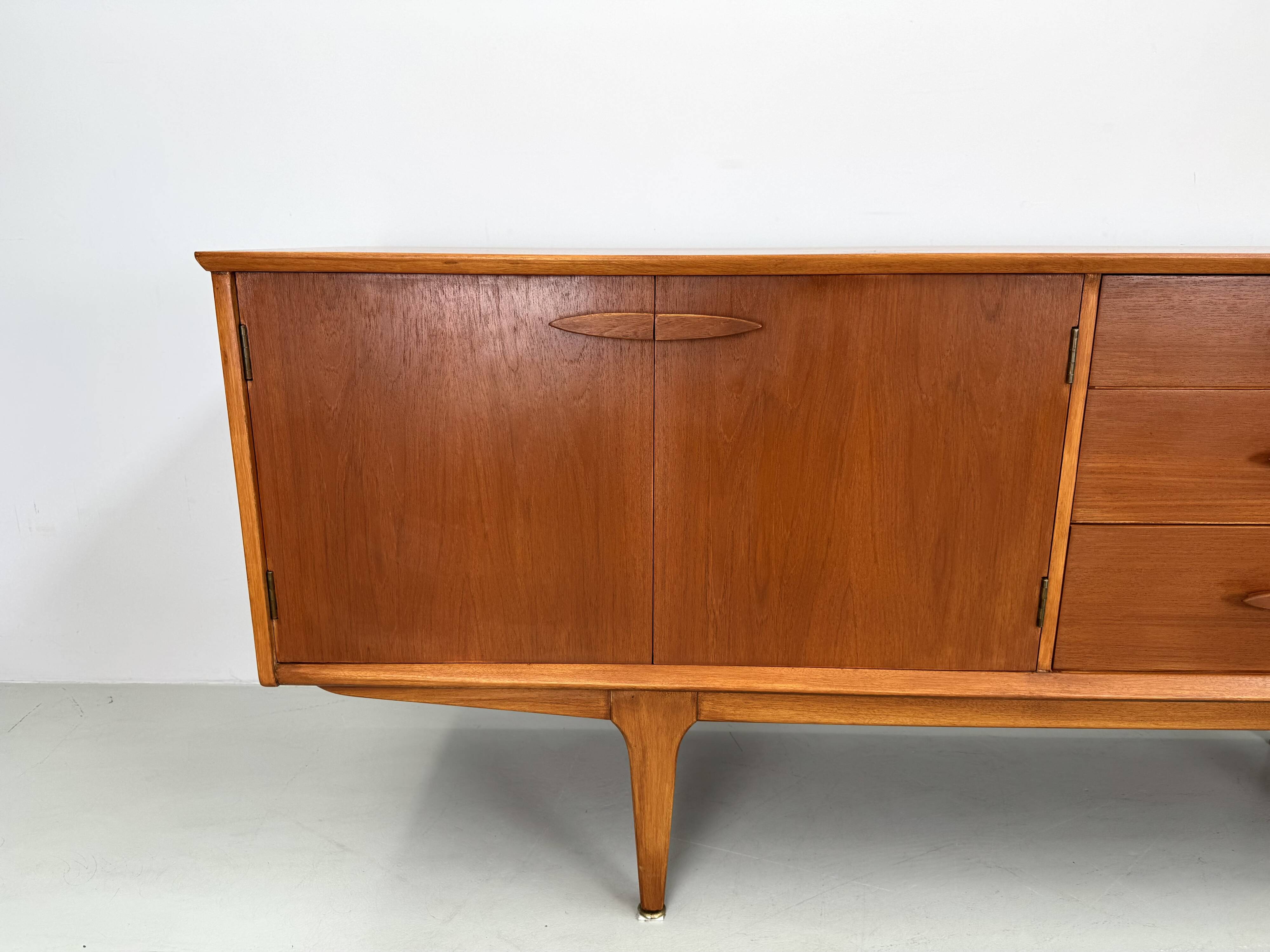 Vintage Jentique sidebord 1960's.