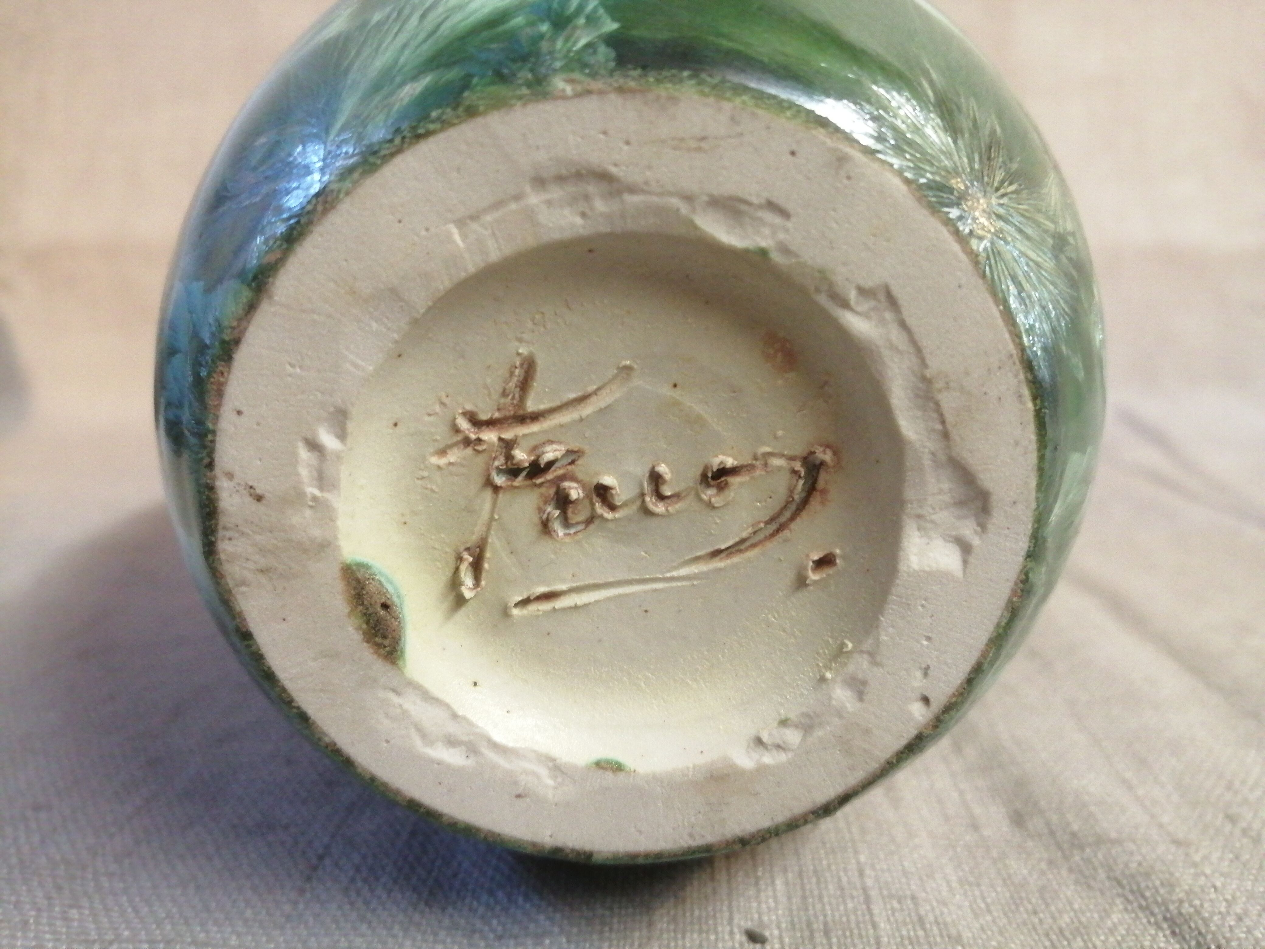 Ceramic vase iridescent decoration