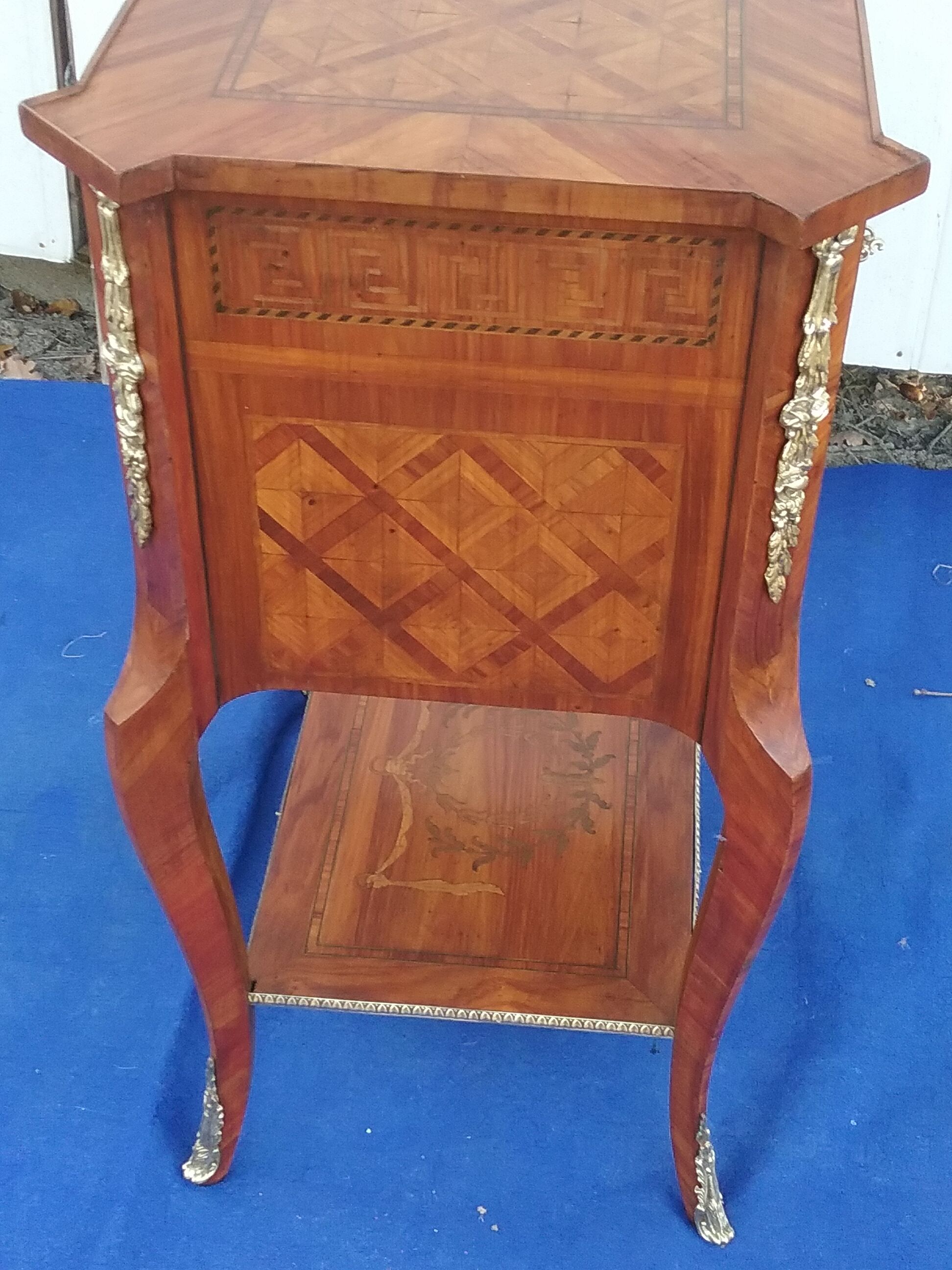 Small marquetry chest of drawers