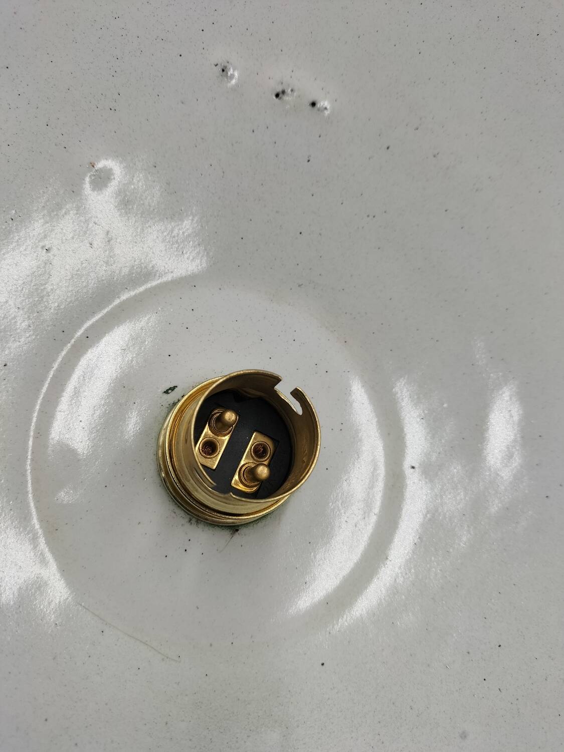 Enamelled sheet metal suspensions
