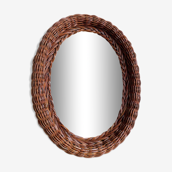 Oval mirror in braided wicker