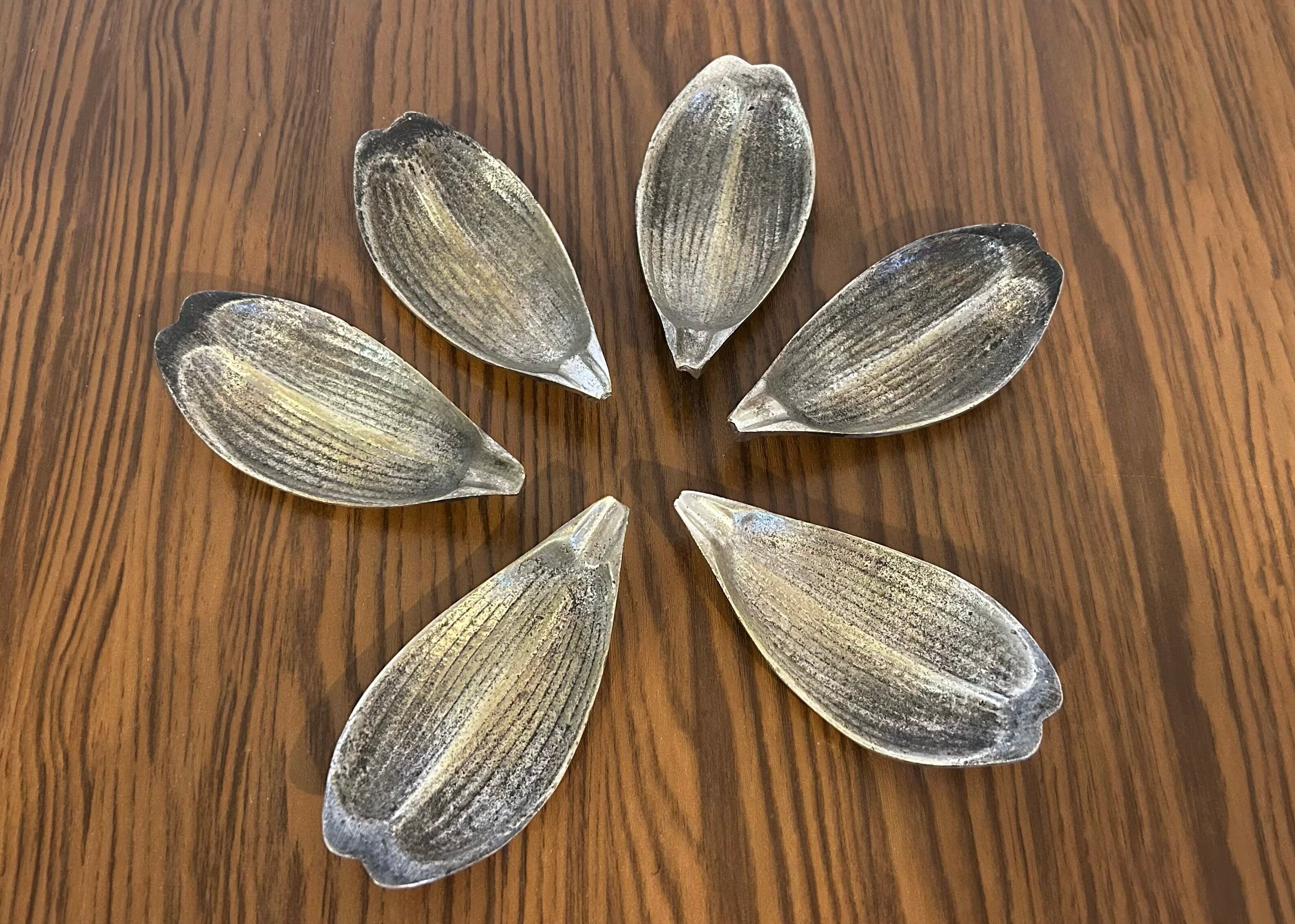 Golden metal lotus flower ashtray