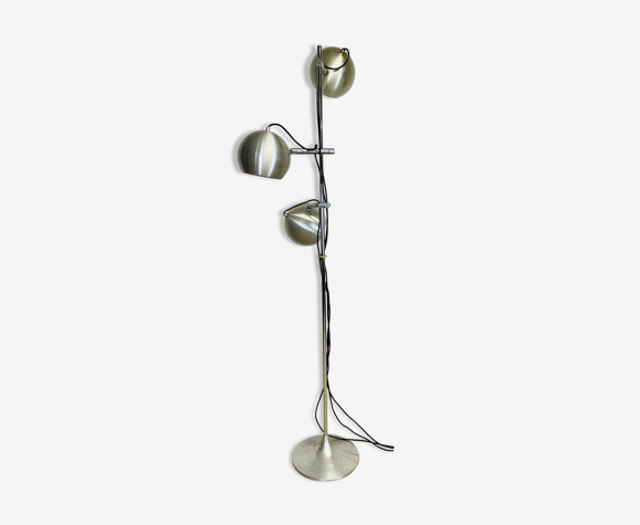 Lampadaire en métal